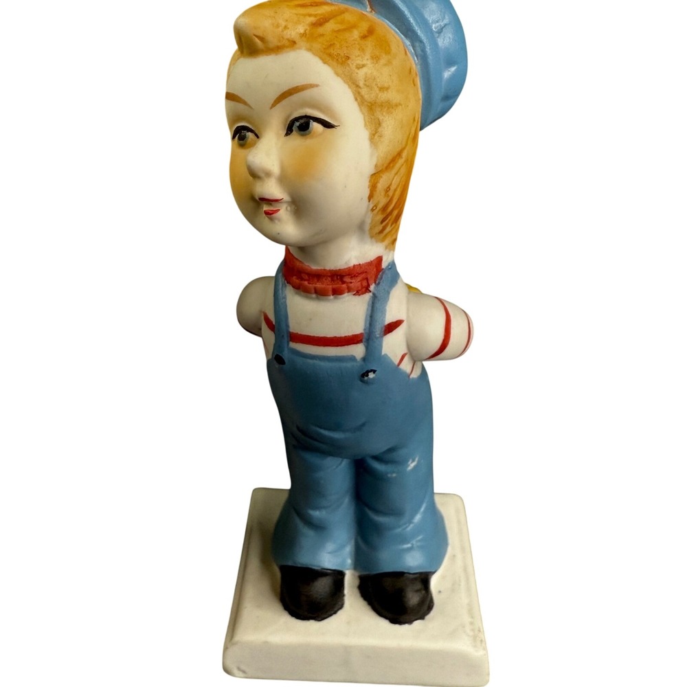 Vintage Ceramic Boy and Girl Figurines Kissing Couple‎ Mid-Century Kitsch Decor - Picture 8 of 13